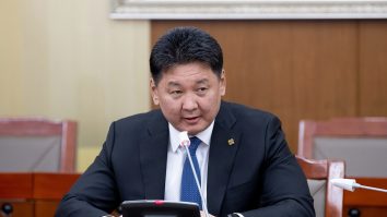 Premierul Mongoliei a demisionat după ce o femeie care abia născuse, infectată cu COVID-19, a fost dusă la spital prin frig