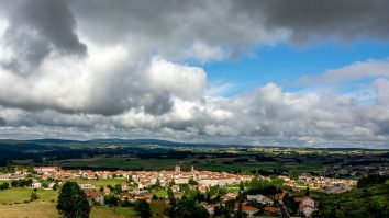 Un austriac a lăsat moștenire unui sat francez 2 milioane de euro, în semn de recunoștință că i-a protejat familia