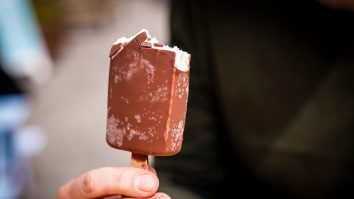 Mai multe loturi de îngheţată cu oxid de etilenă, un pesticid cancerigen, retrase de pe piaţa din România. Anunțul ANSVSA