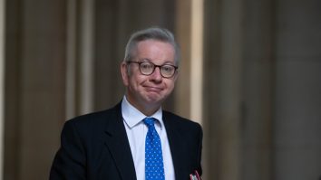 UE recunoaște că a greșit restricționând exporturile de vaccinuri anti-Covid-19 în Irlanda de Nord