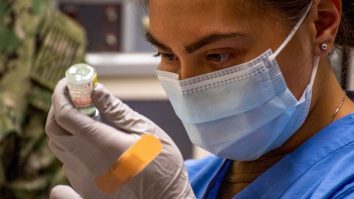 Operaţiunea Warp Speed nu e atât de rapidă. Câți ani le va lua americanilor să se vaccineze