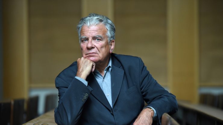 Un cunoscut politolog francez, acuzat de fiica sa vitregă că l-a agresat sexual pe fratele ei geamăn