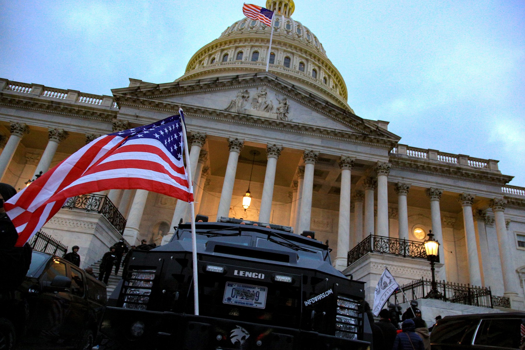 Joe Biden, validat președinte al SUA / Stare de urgență în Washington pentru 15 zile. Patru morți și 52 de arestați în urma violențelor