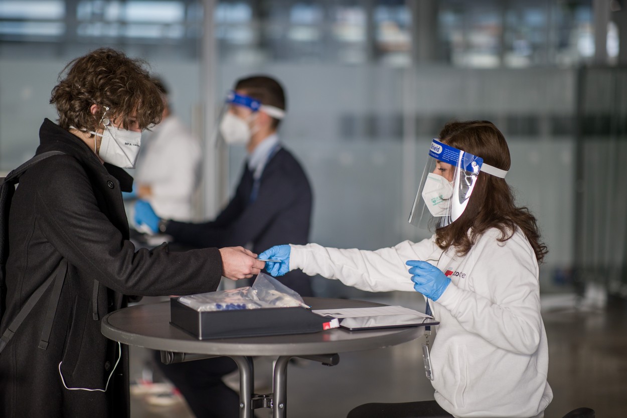 Județele cu cele mai multe cazuri de COVID. București a înregistrat peste 200 de infectări