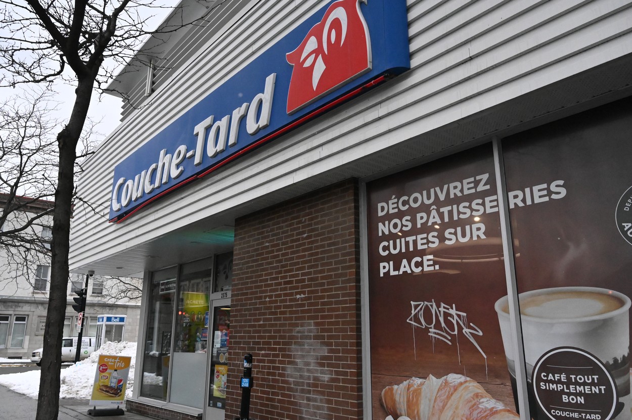 Guvernul francez nu este de acord cu vânzarea Carrefour. Câte miliarde au pus pe masă canadienii de la Couche-Tard