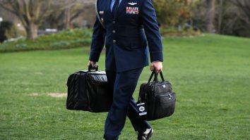 Cum s-a făcut transferul codurilor nucleare de la Donald Trump către Joe Biden