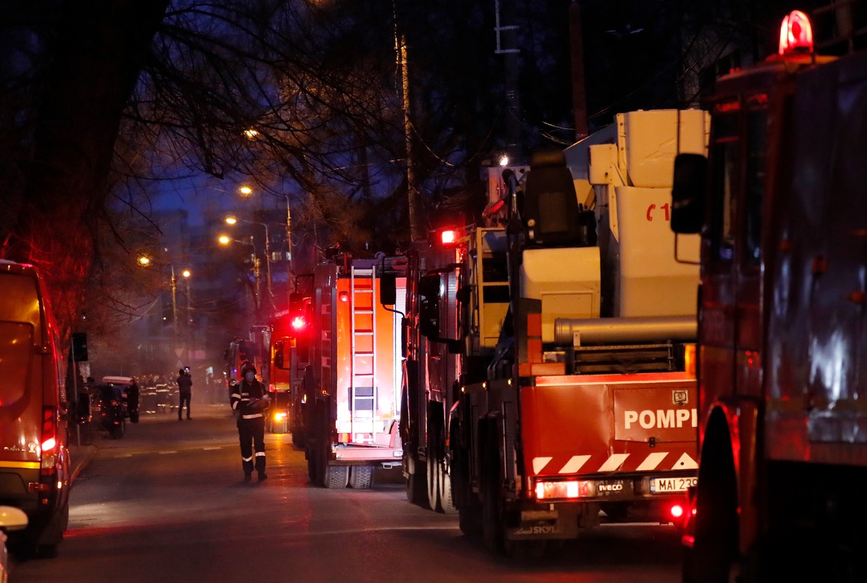 Firul evenimentelor de la incendiul ”Matei Balş”. Din comunicat afli că toate autorizațiile și avizele sunt la zi, însă Raed Arafat îți spune opusul