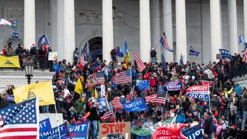 Persoanele implicate în protestul violent de la Capitoliu sunt verificate. Donald Trump este și el în vizorul procurorului interimar din Washington