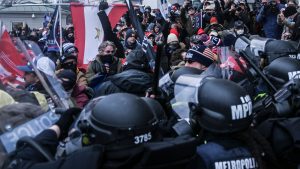 Haos la Capitoliu: Cum au reușit protestatarii americani să intre în una dintre cele mai bine păzite clădiri din lume