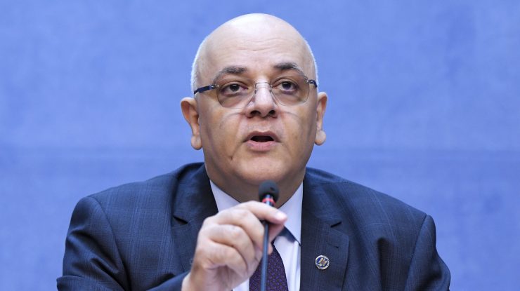 Raed Arafat: Putem să avem și noi variante. Riscul să avem valuri peste valuri este unul foarte serios