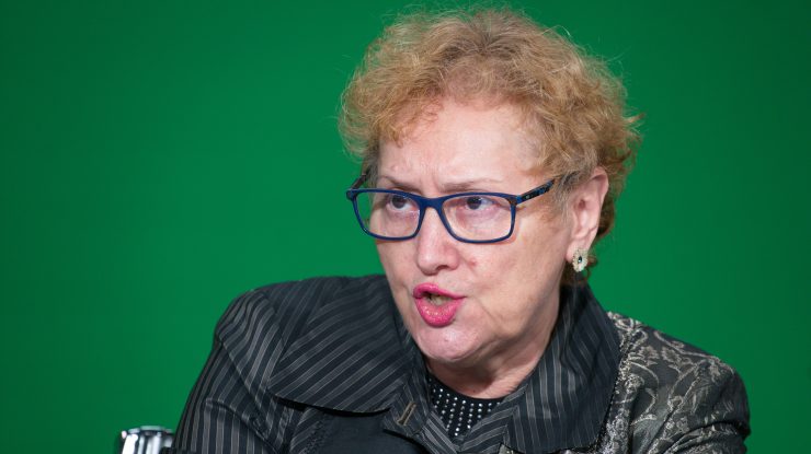 Pașaportul de vaccinare naște controverse. Renate Weber: „Atât timp cât s-a spus că acest vaccin este facultativ, nu există obligativitatea să-l faci”