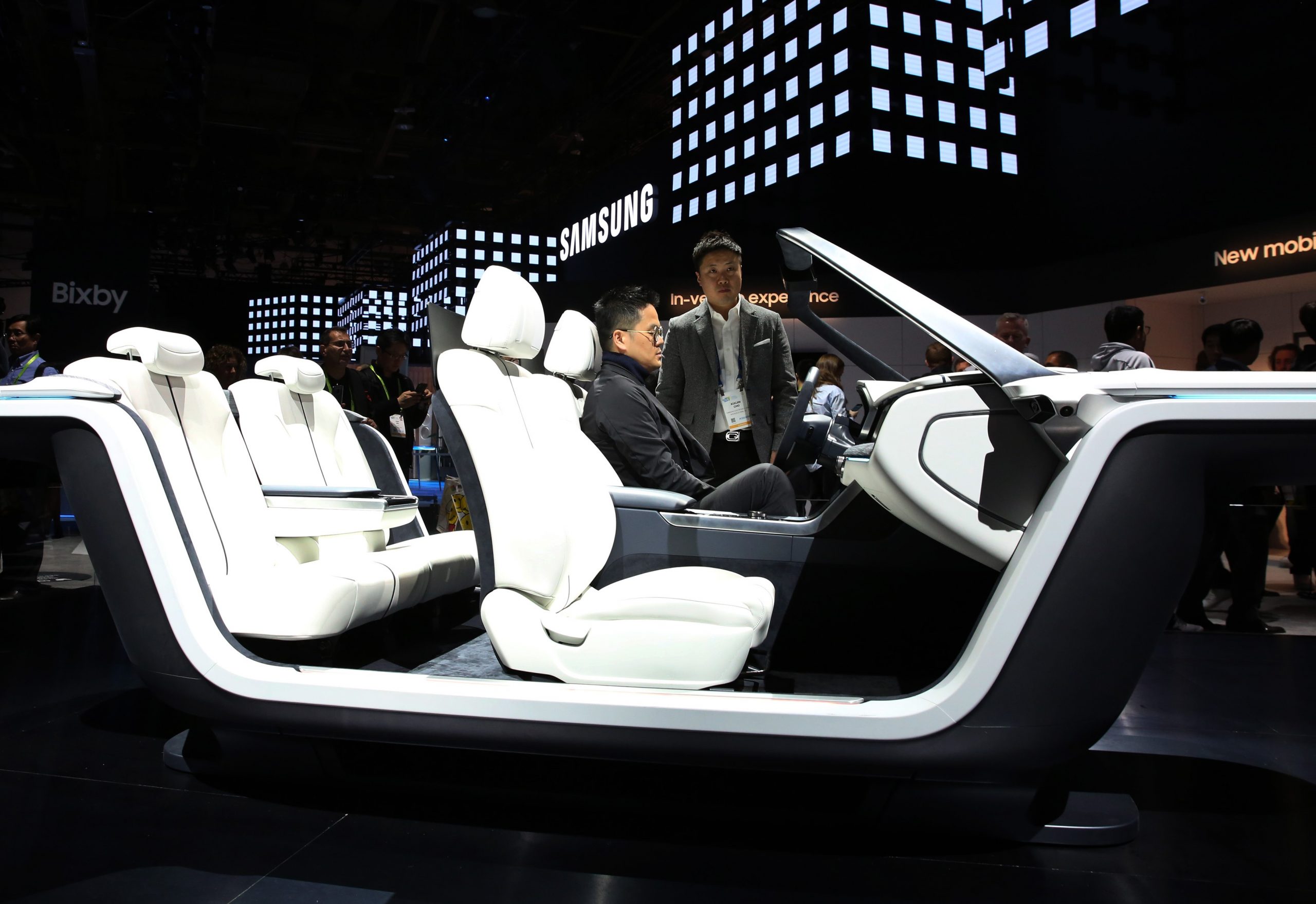 Samsung a lansat Digital Cockpit, un concept inteligent pentru interioarele mașinilor autonome