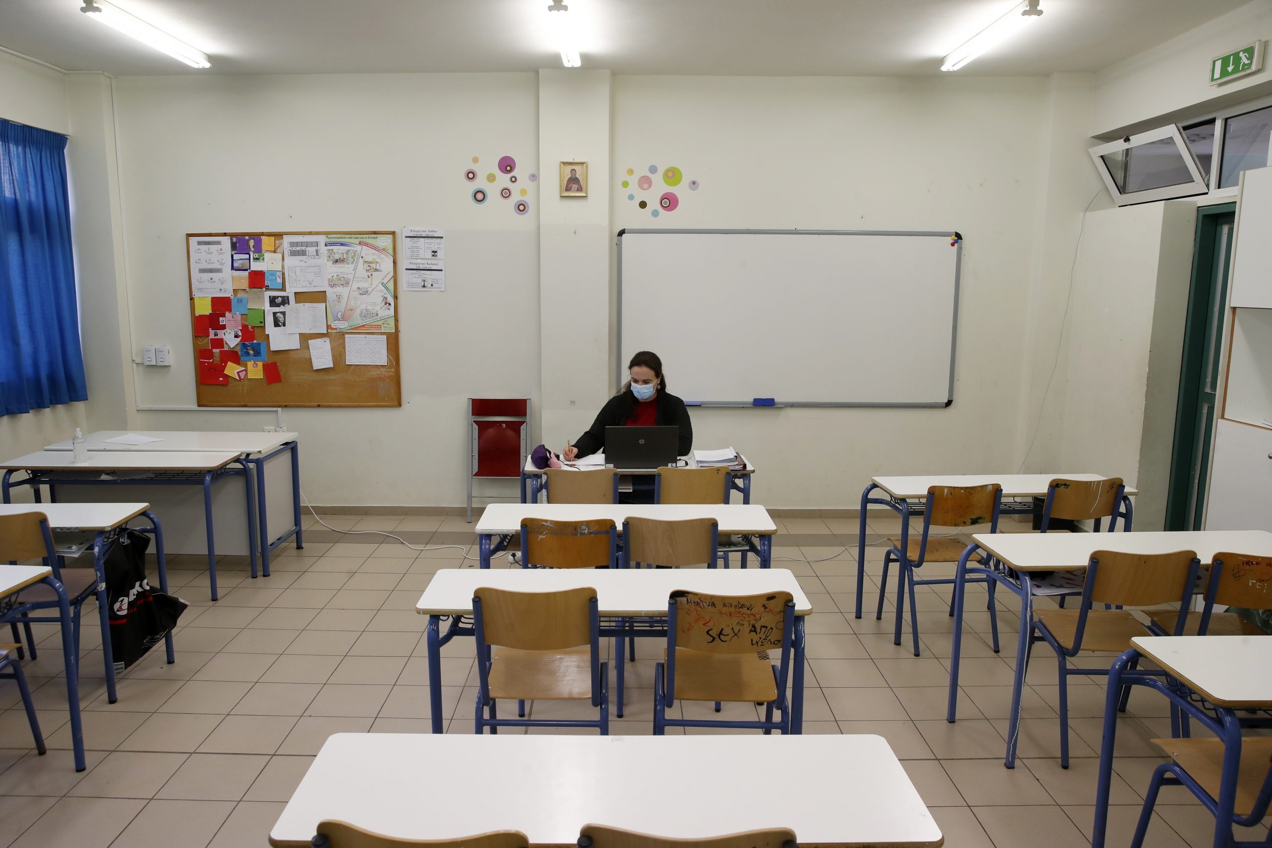 Sindicaliștii din Educație și Guvernul au negociat noua lege a salarizării. Luni, 150.000 de profesori vor fi în grevă