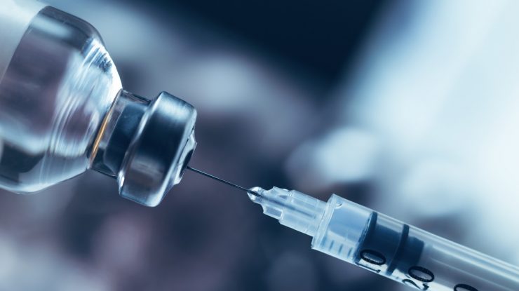 Mai mulți asistenți și medici au fost „vaccinați“ cu ser fiziologic, în loc de ser anti-Covid. Cum s-a produs greșeala