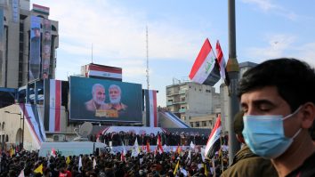 Mii de protestatari furioşi, la un an de la asasinarea generalului iranian Soleimani: „Moarte Americii”