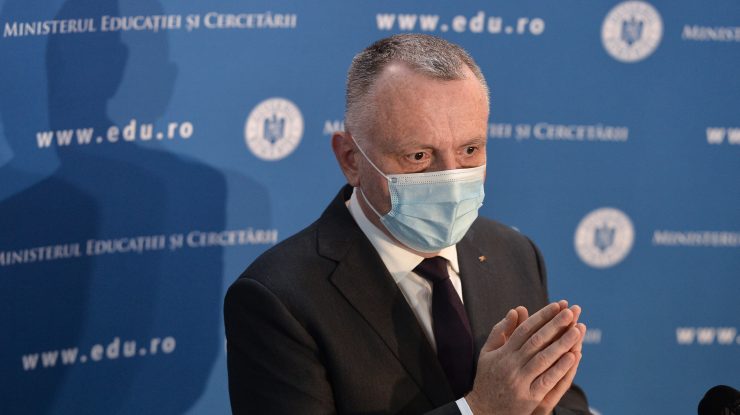 Câți bani ar putea primi profesorii pentru orele de recuperare a materiei pierdute în școala online