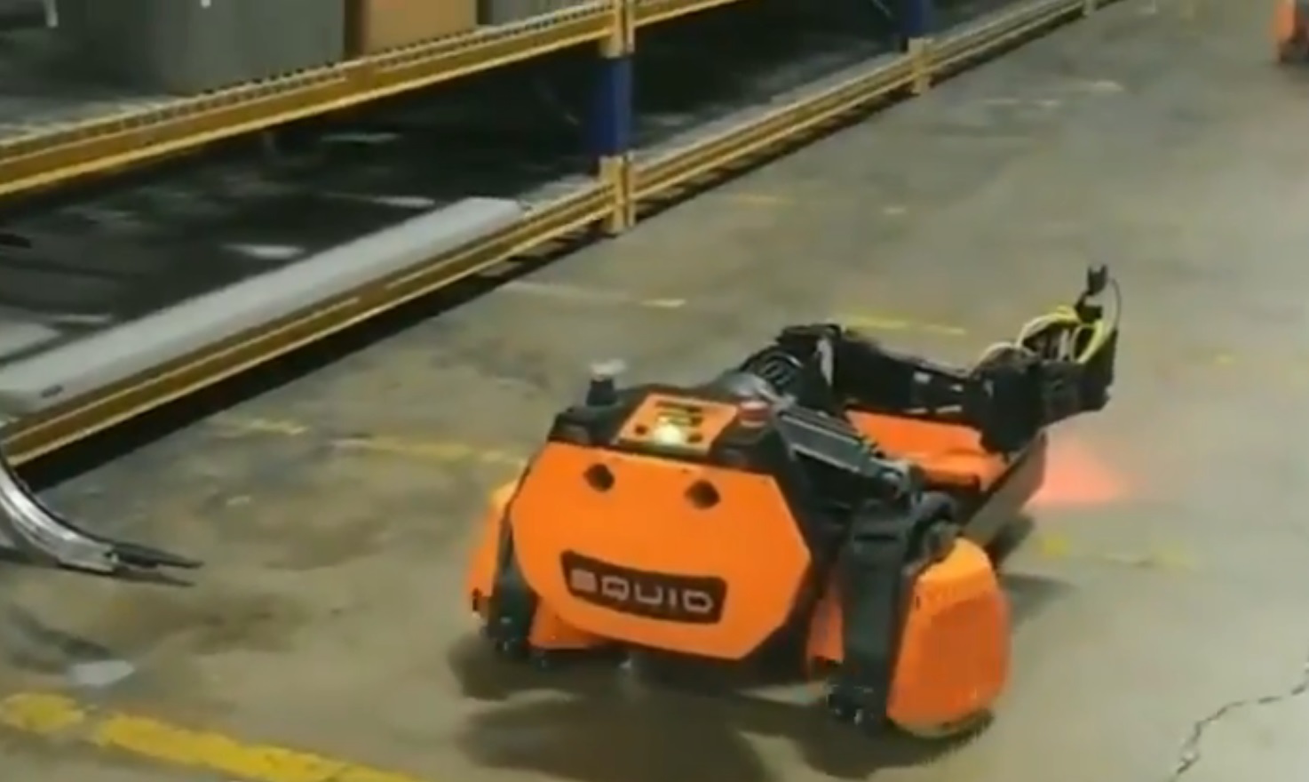 SqUID, robotul care l-a „speriat” pe Elon Musk. Fondatorul Tesla și SpaceX, impresionat de noua creație