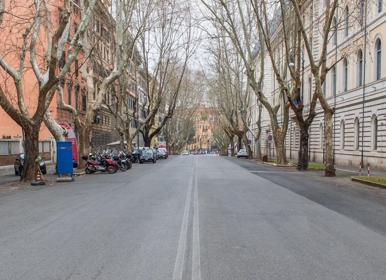 Serie nouă de restricții dure anti-COVID în Italia. Au fost desemnate trei zone roșii