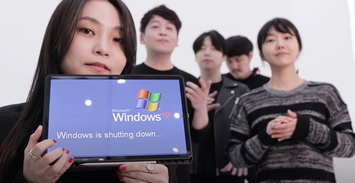 Un grup coreean de acapella imită sunetele  scoase de Windows. VIDEO