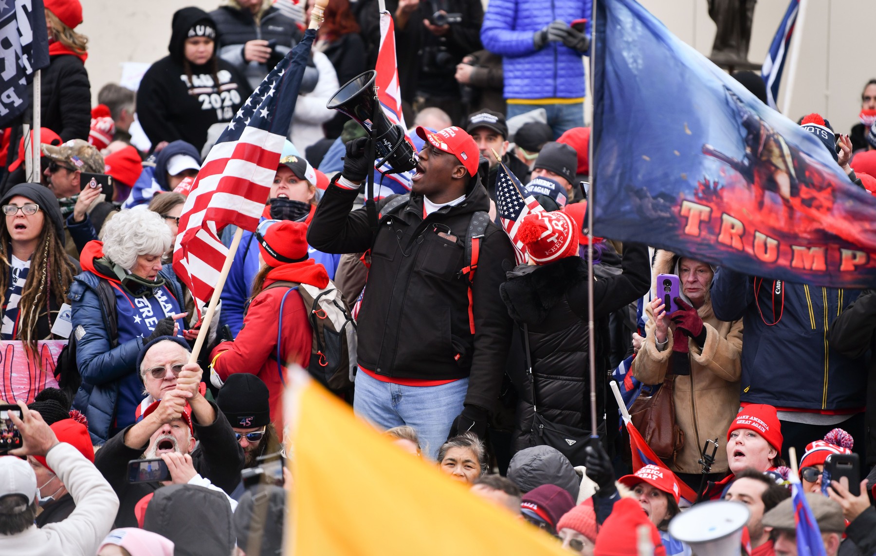 Susținătorii lui Trump se pregătesc să protesteze din nou. Aplicația prin care comunică aceștia
