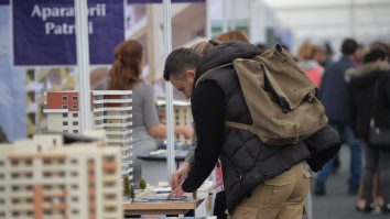Miliardarii lumii nu dețin proprietăți imobiliare. Visul românilor rămâne, însă, achiziția locuințe, pentru a le închiria mai apoi