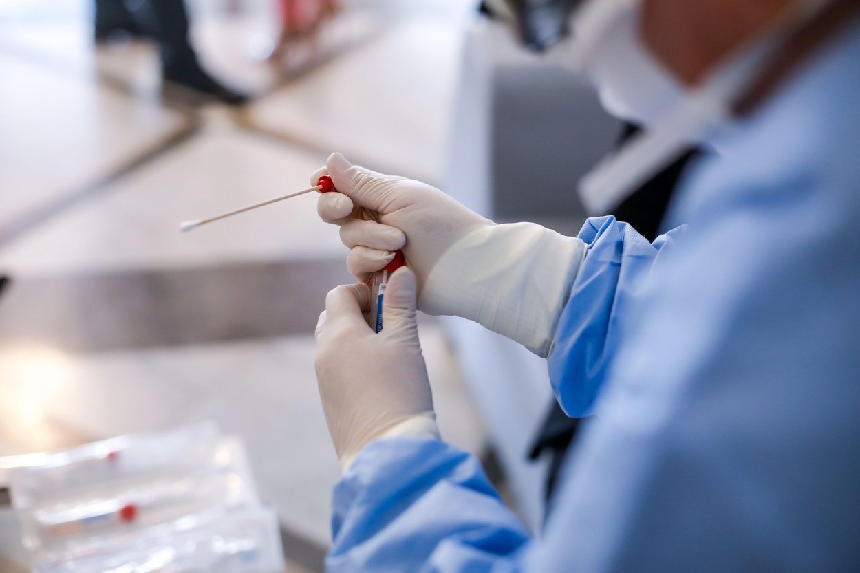 Companiile din România vor deconta testarea epidemiologică și/sau vaccinarea. Domeniile în care va fi oferit acest beneficiu