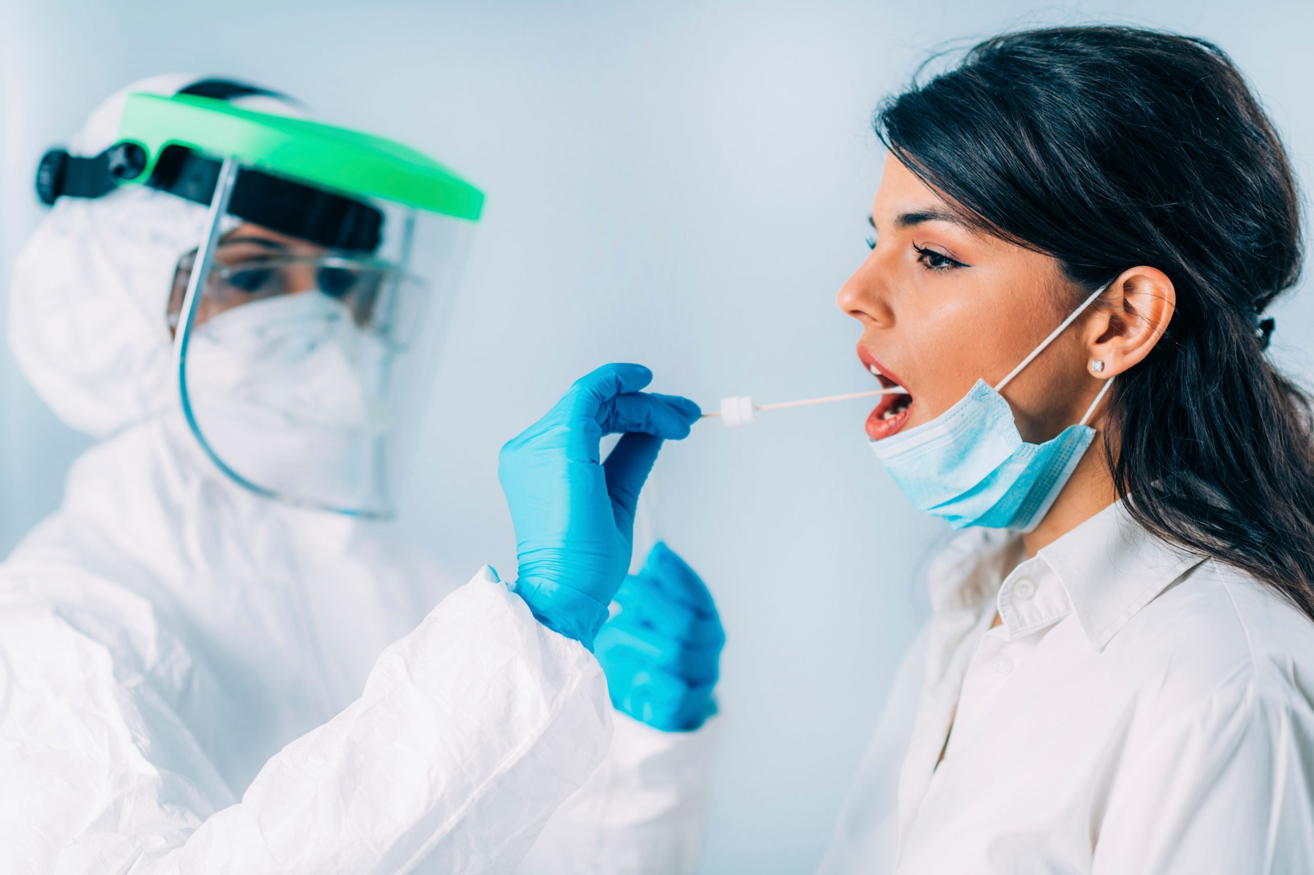 BILANȚUL ZILEI. 3.174 de noi cazuri de infectari cu SARS-CoV-2, în ultimele 24 de ore. 77 de persoane au decedat