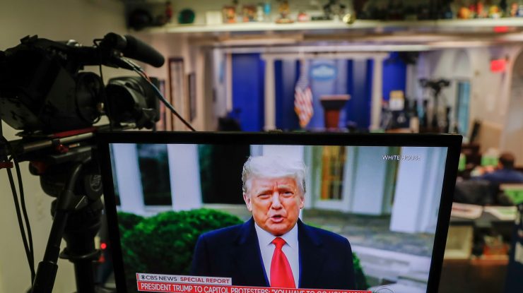 Facebook, Twitter și Youtube au blocat mesajul video transmis de Trump în timpul protestelor violente de la Capitoliu