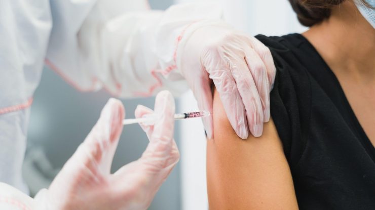 Vaccinul Pfizer-BioNTech, eficient împotriva noii tulpini de coronavirus. Studiu