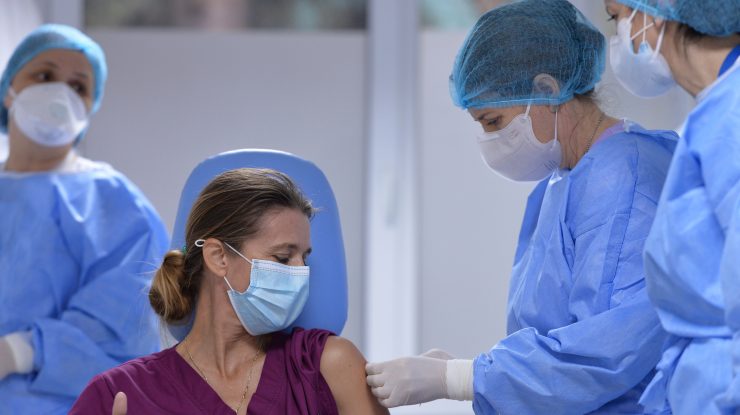 Ministerul Sănătății se grăbește cu vaccinarea cadrelor medicale. Ordinul transmis de Vlad Voiculescu DSP-urilor