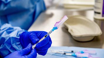 Procedura de programare pentru vaccinarea anti-COVID. Când încep înscrierile pentru a doua etapă