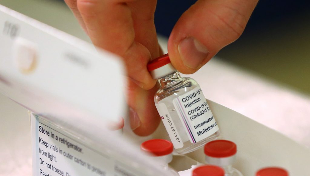 Marea Britanie va permite combinarea vaccinurilor anti-COVID-19 în situații excepționale