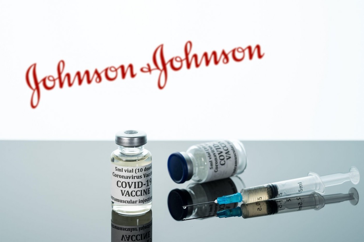 Johnson & Johnson începe testarea vaccinului pe adolescenți