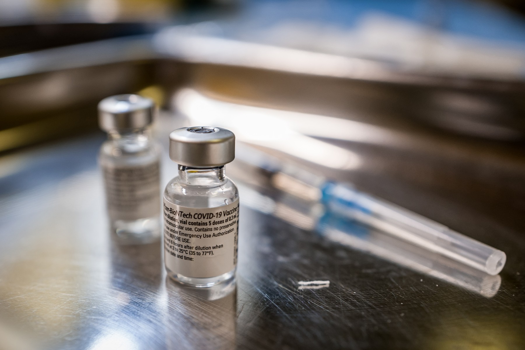 Italia vrea să dea în judecată Pfizer, din cauza întârzierilor în livrările de doze