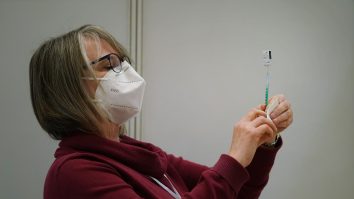 Pfizer avertizează țările cu privire la amânarea celei de-a doua doze de vaccin