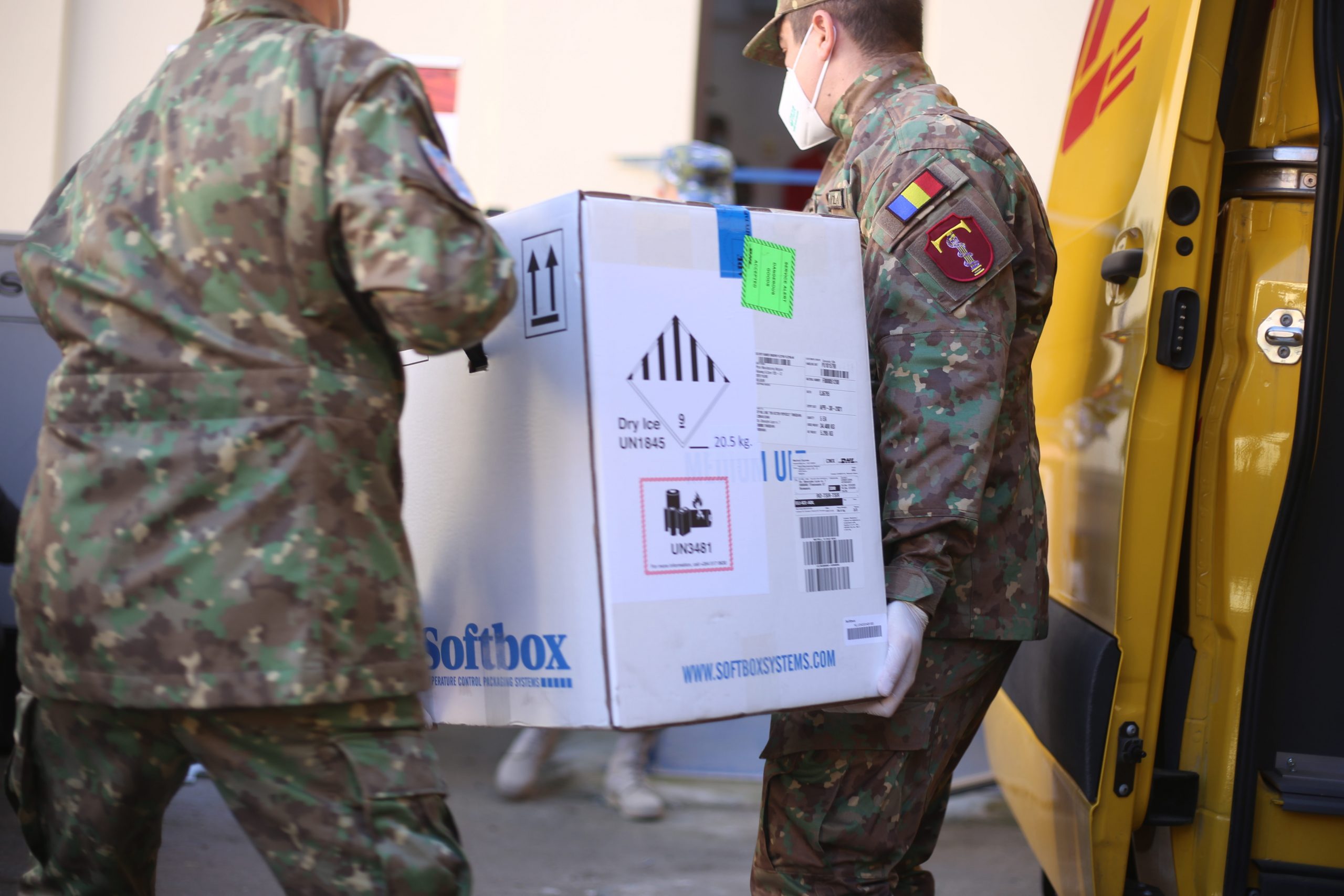 Aproape 2.000 de doze de vaccin nu au ajuns la Centrul de Stocare din Timișoara. Reacția reprezentanților Pfizer