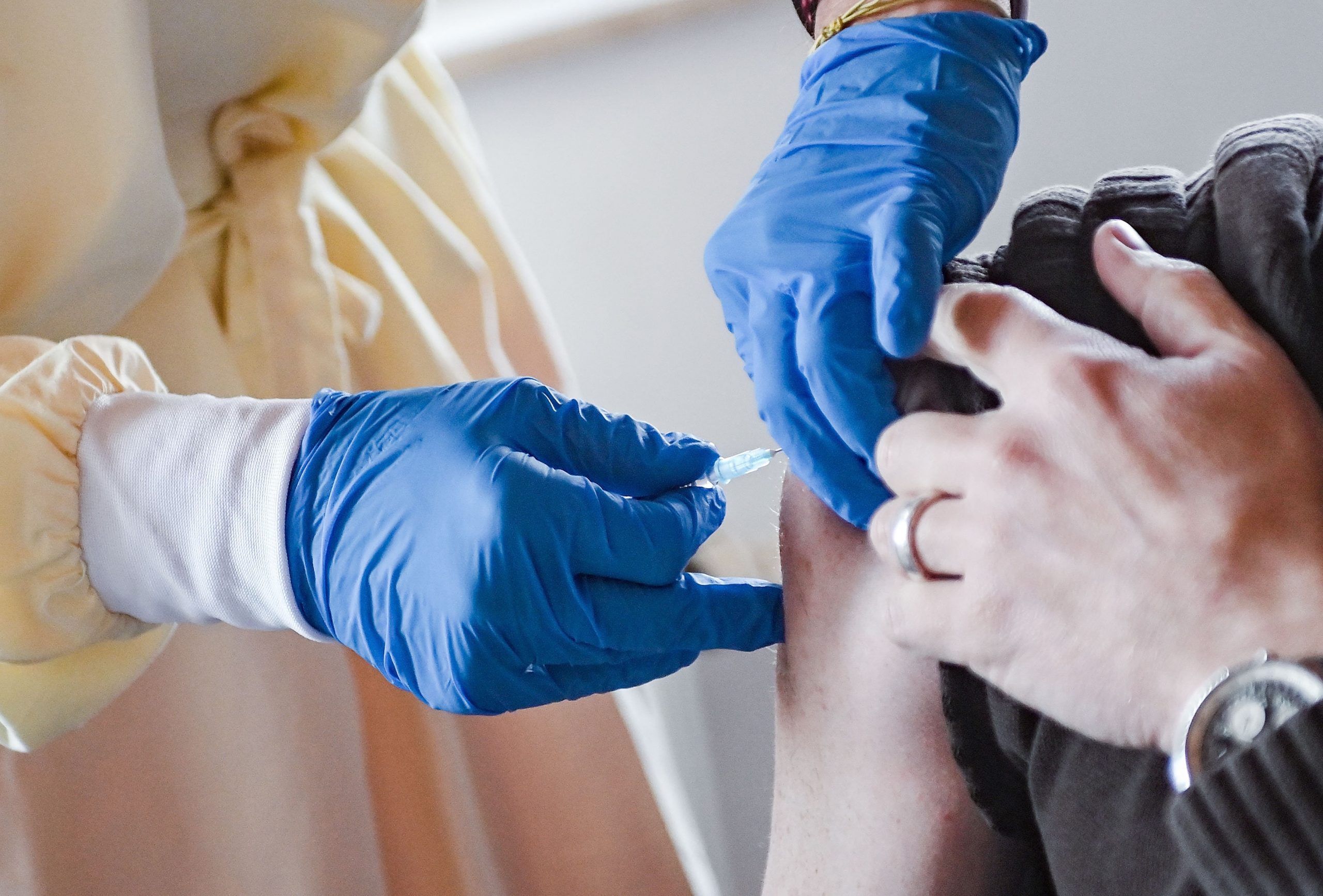 Nou record al campaniei de vaccinare. Aproape 40.000 de români au fost imunizați, iar  4.000 au primit a doua doză