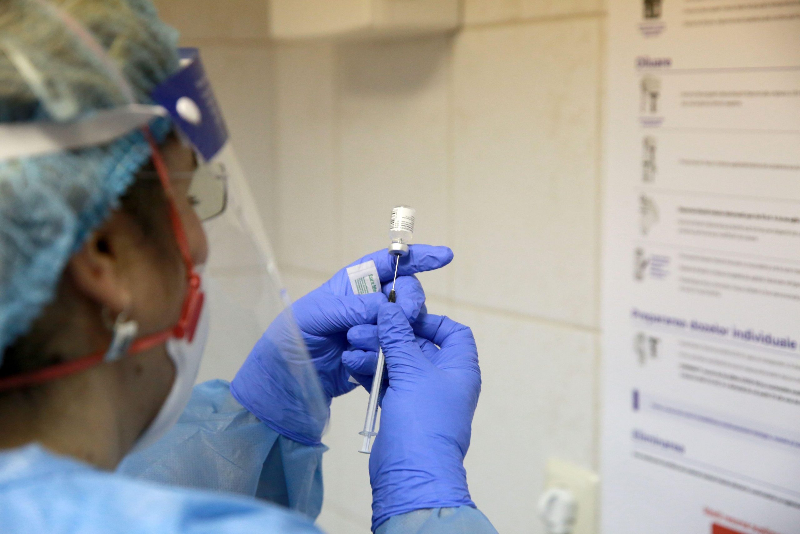 Câmpulung a ratat startul pentru a doua etapă de vaccinare anti-COVID. Cel puțin jumătate dintre centrele de vaccinare, nepregătite