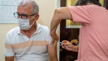 Virusul mutant sperie Europa, iar vaccinul pare a fi singura soluție salvatoare. Care sunt pașii pentru imunizare