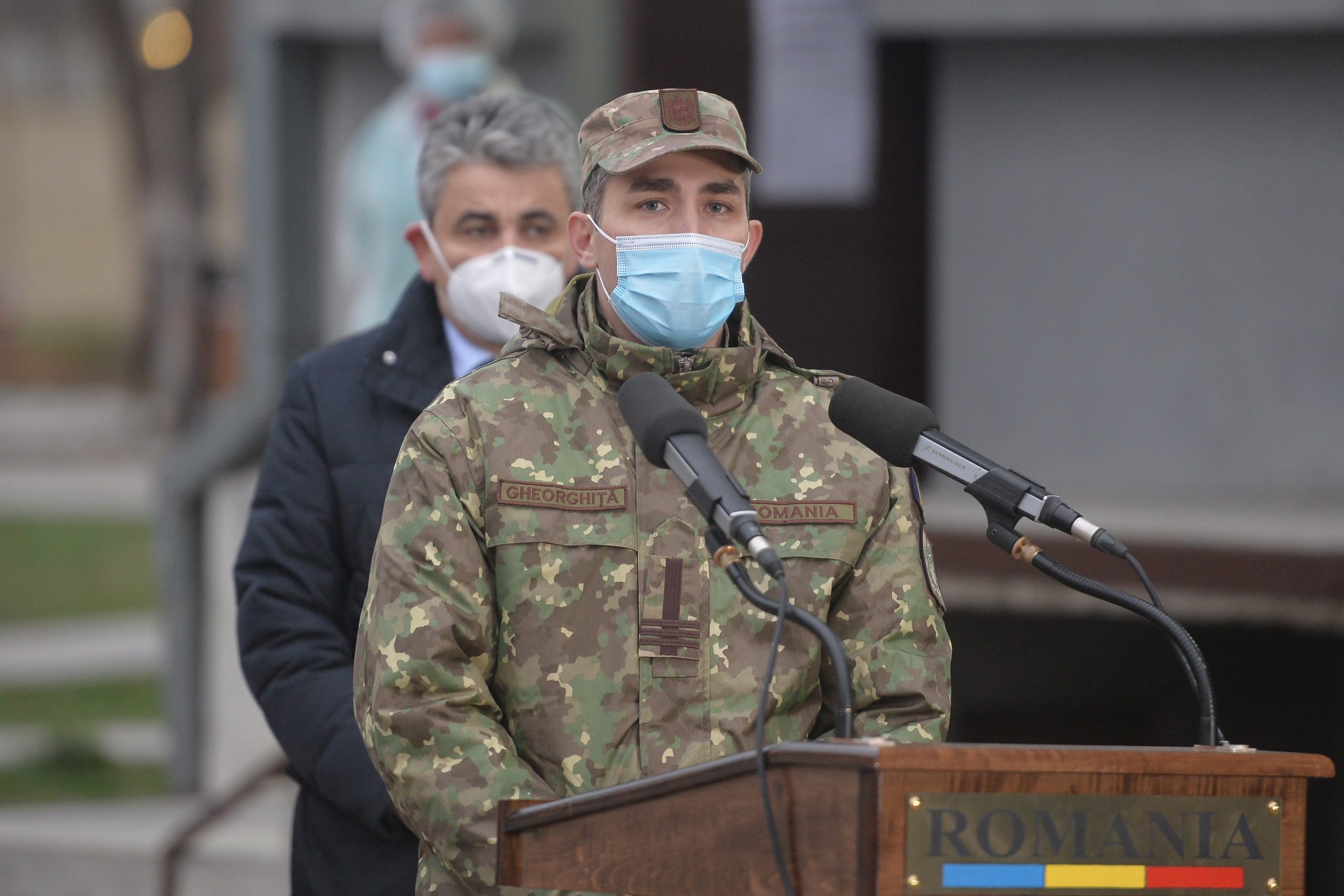 Autoritățile se împiedică în calcule. Valeriu Gheorghiță spune una, INSP spune alta. Care sunt neconcordanțele campaniei