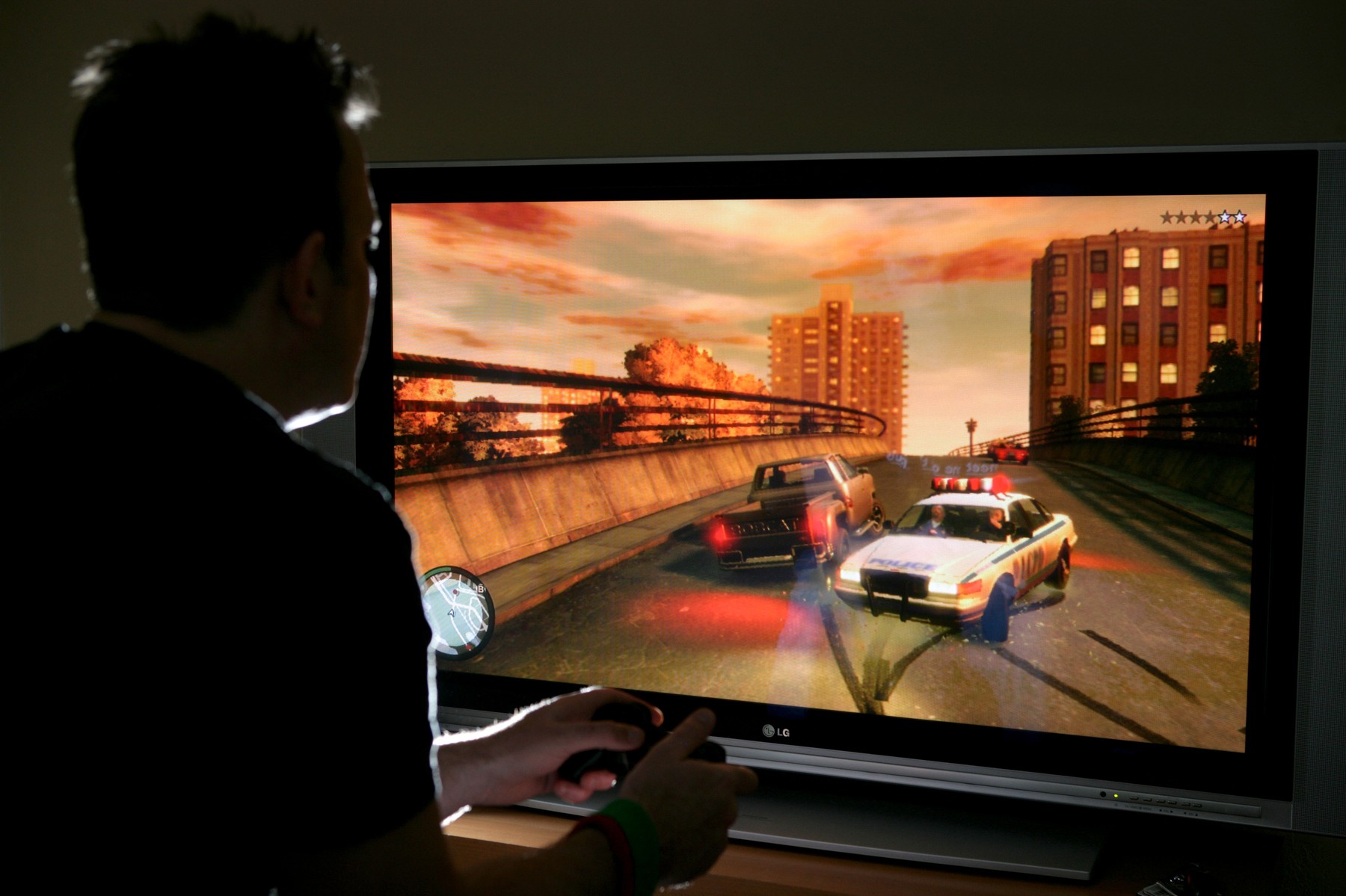 Violenţa din jocurile video nu se transmite în viaţa reală. Concluziile unui studiu care a durat 10 ani