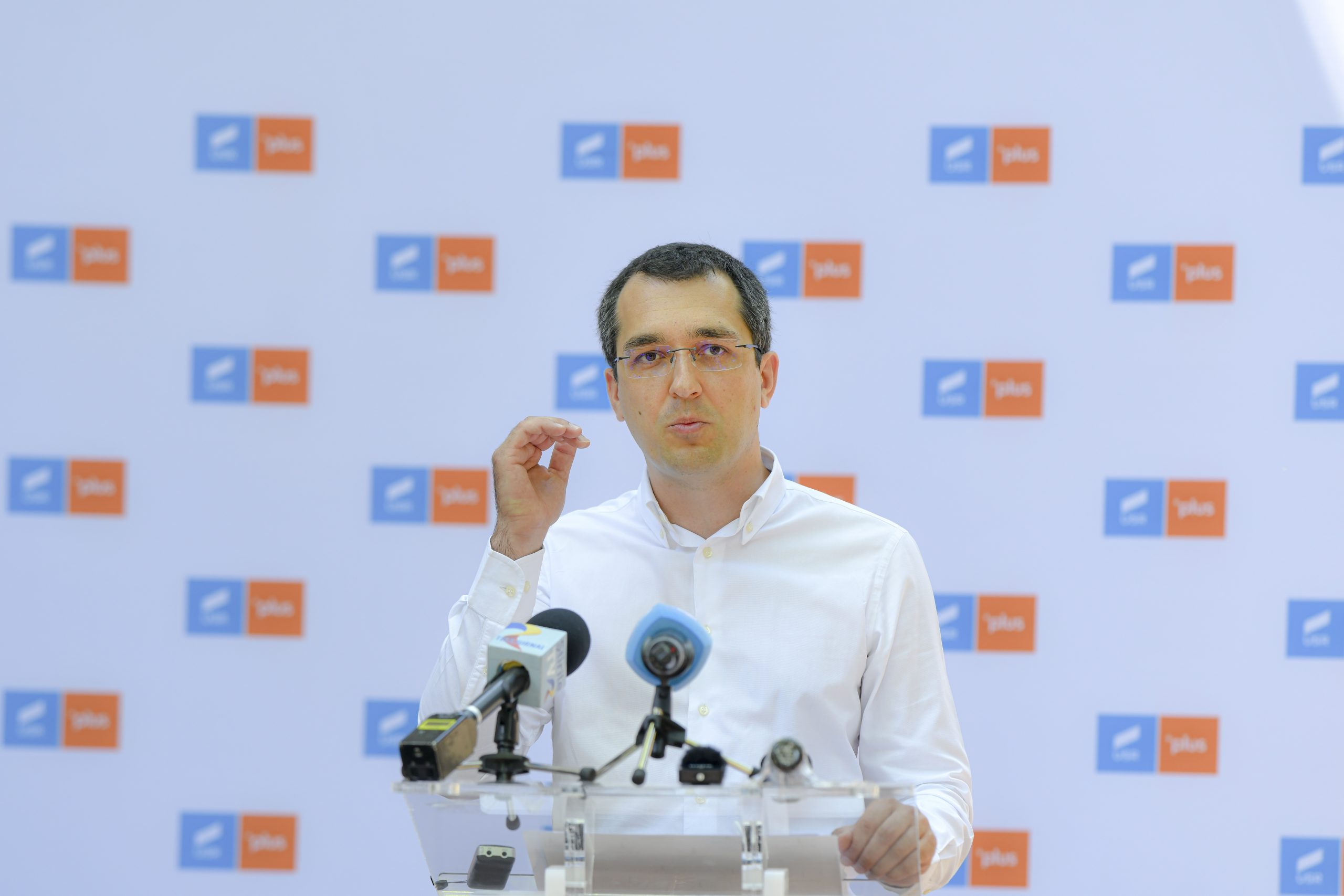 Mesajul lui Voiculescu, după ce mai multe persoane s-au plâns că platforma de programare nu funcționează: „Am evaluat greșit. Mai este mult de muncă”