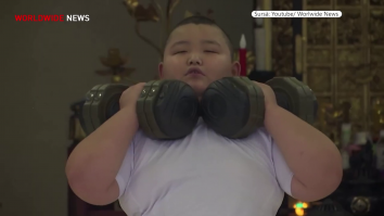 Un copil de 10 ani, noul fenomen din sumo. Are 85 de kilograme şi consumă zilnic 4.000 de calorii