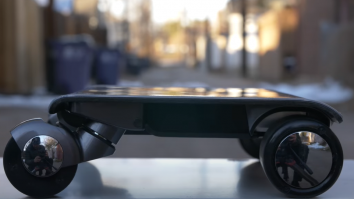 „Laptop-ul pe roți” – mijlocul de transport al viitorului. Cât costă unul