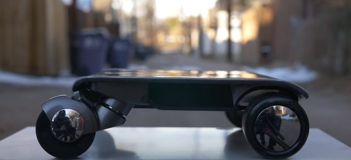 „Laptop-ul pe roți” – mijlocul de transport al viitorului. Cât costă unul