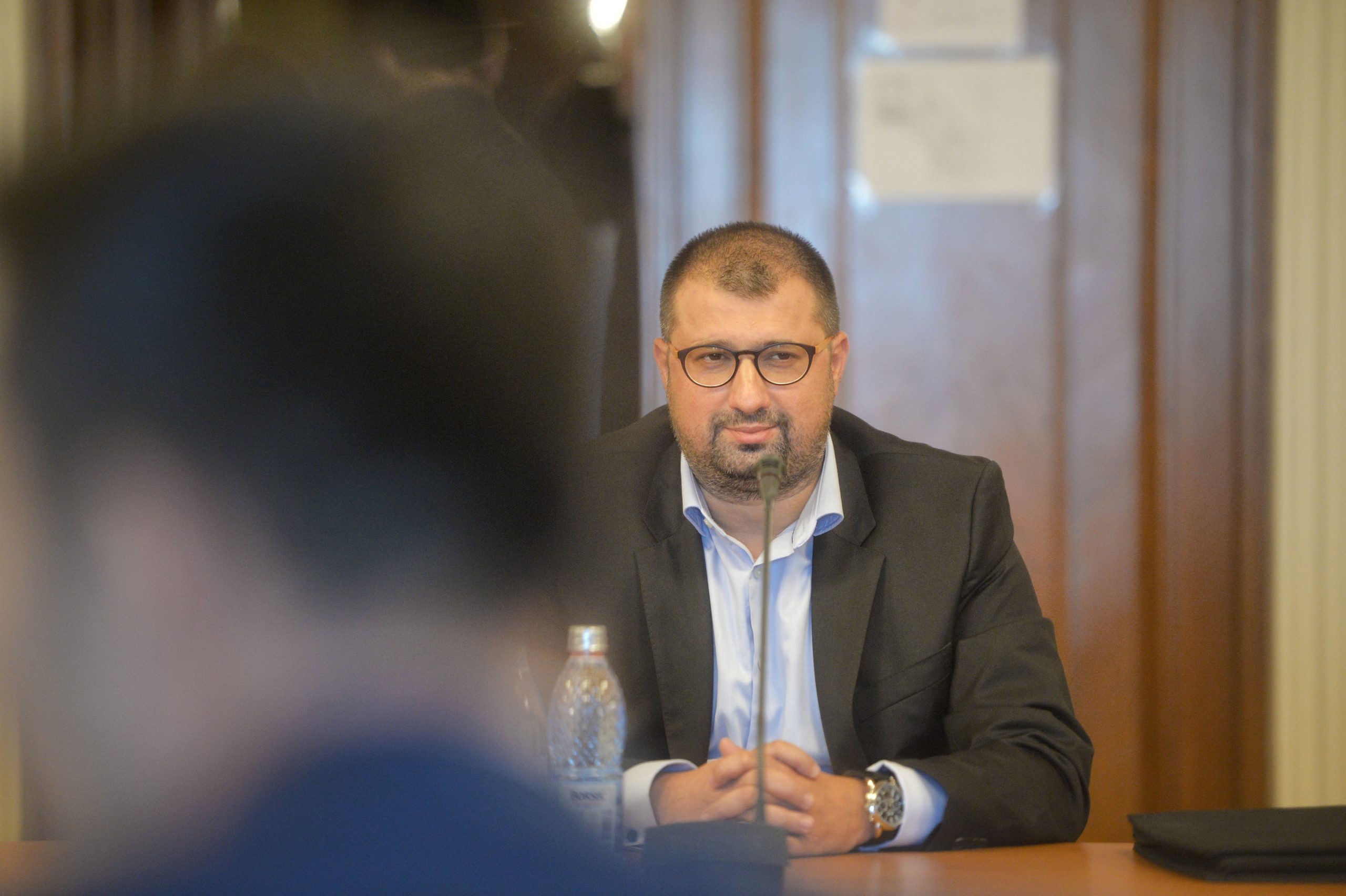 Fostul ofițer SRI, Daniel Dragomir, s-a predat în Italia. Pentru ce fapte a fost condamnat la închisoare