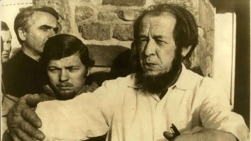 Alexandr Soljenițîn, omul care a învins comunismul. L-a criticat pe Stalin şi a fost exilat