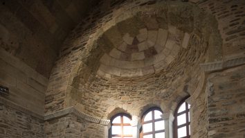 Baptisteriu-din-primele-secole-din-biserica-Ekatontapyliani-din-insula-Paros