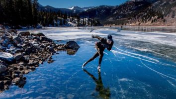 VIDEO. Un patinator medaliat la Jocurile Olimpice se antreneaza pe un lac înghețat