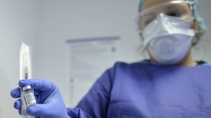 Campania de vaccinare din România, peste cea din Italia. Mărturia unui antreprenor italia care lucrează în România